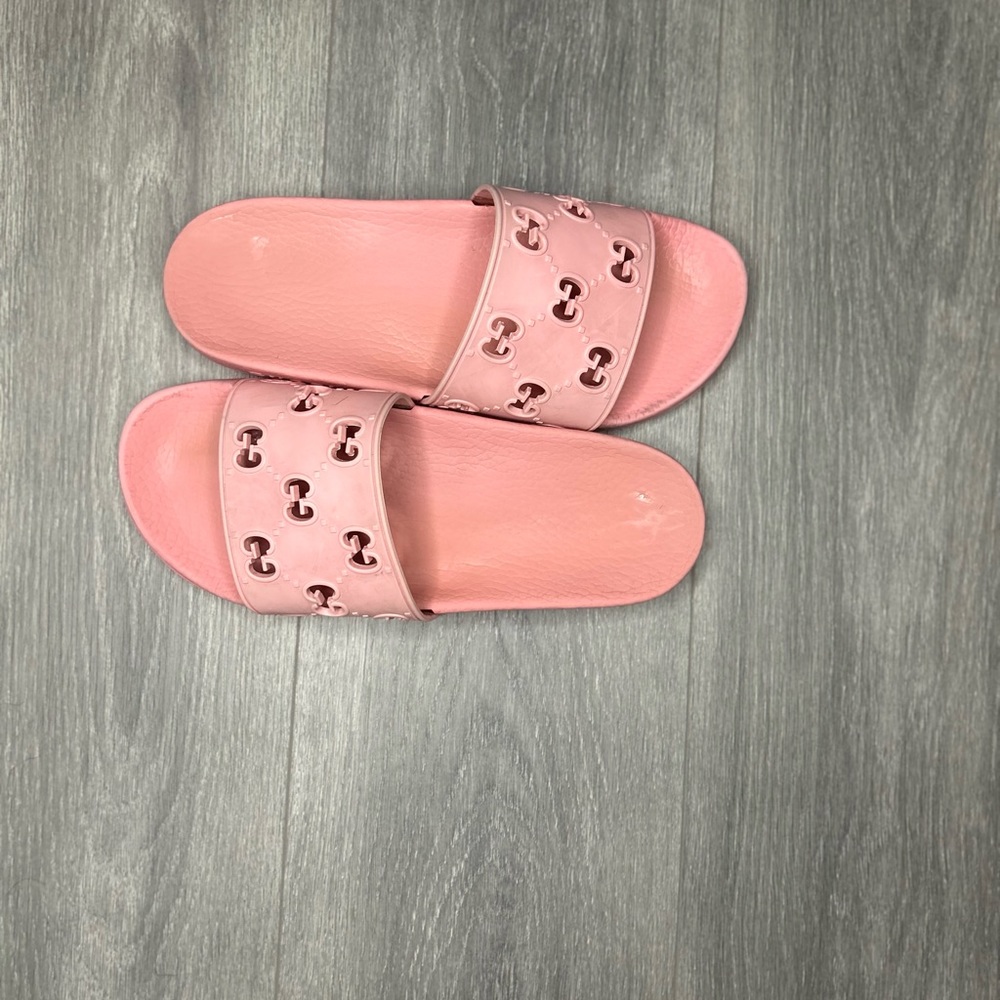 Gucci- Slide Pink Rubber (women's)